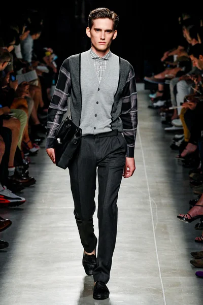 Look 15